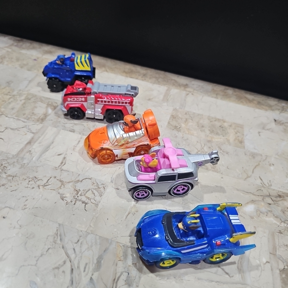 Paw Patrol True Metal Classic Gift Pack of 5 Collectible Die-Cast Vehicle Bundle